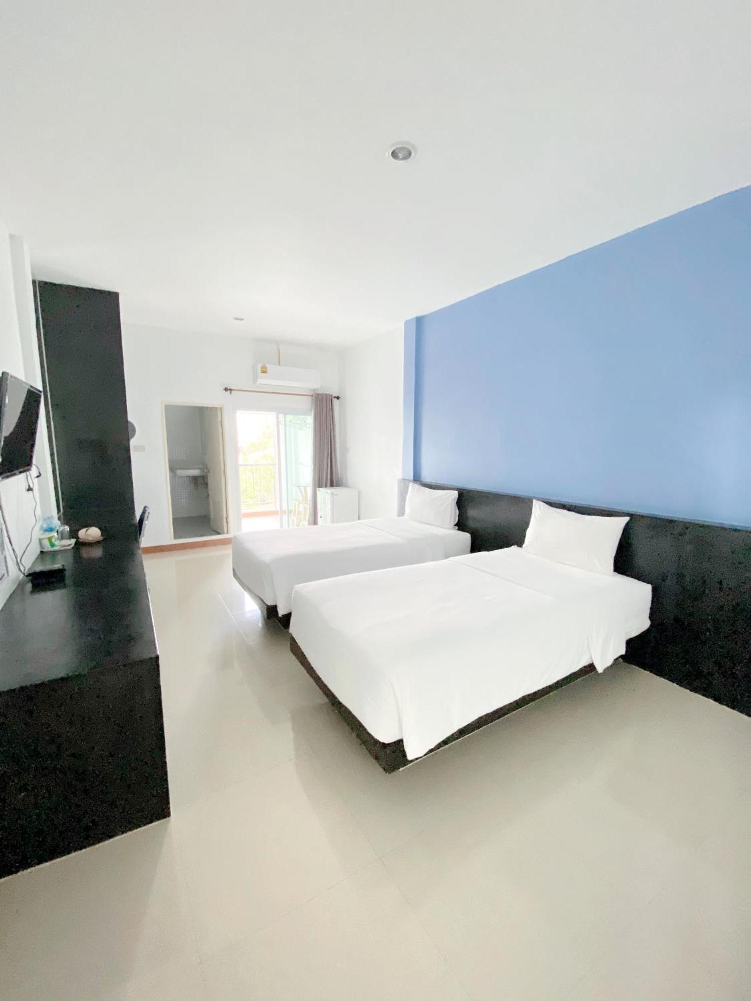 Tanatnan Hotel Ранонг Экстерьер фото